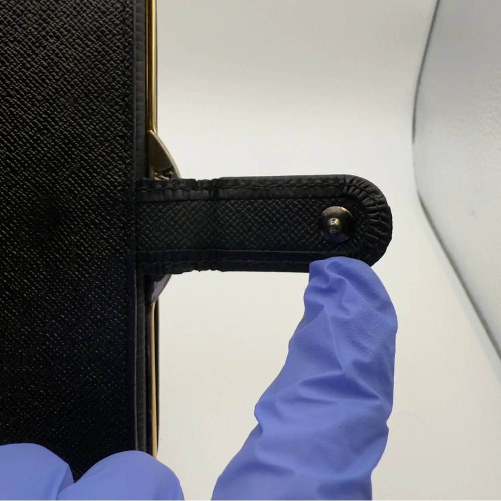 Louis Vuitton Black Epi Leather French Purse Wallet Gold | Women’s | Used |